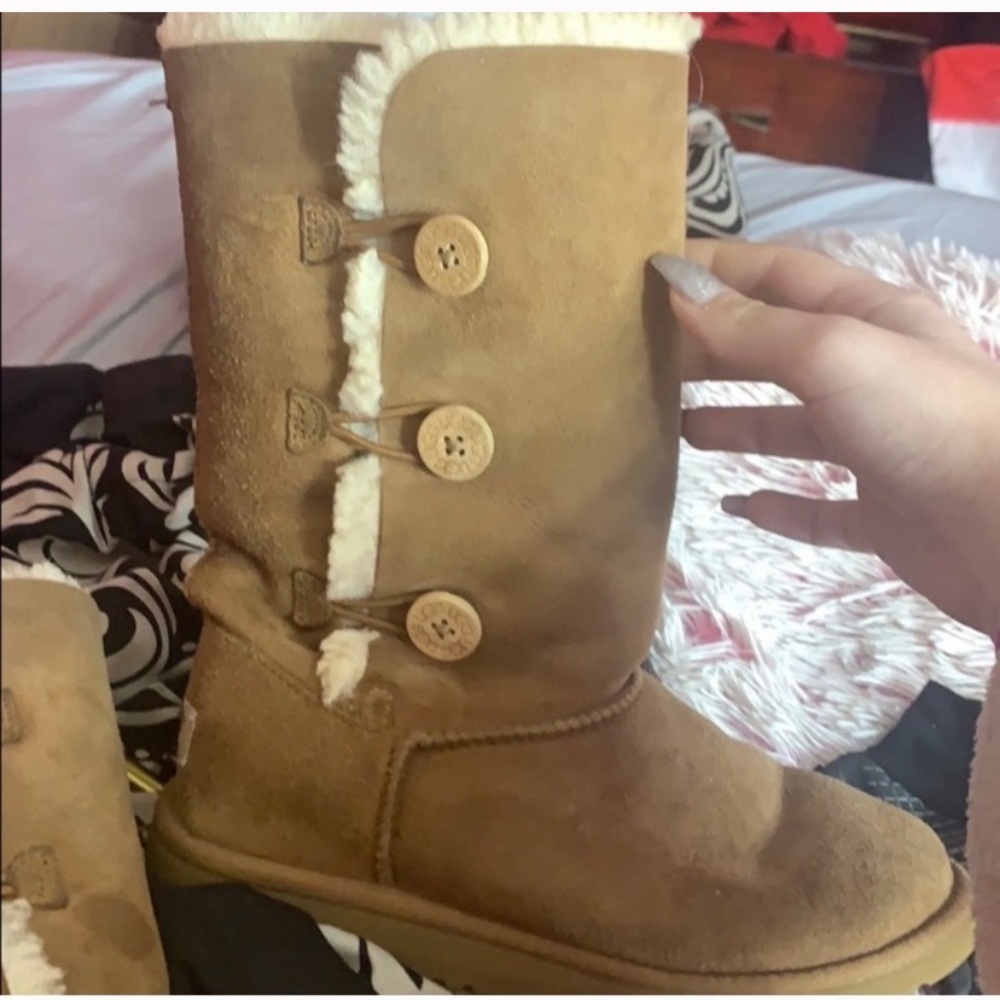 Ugg Bailey button